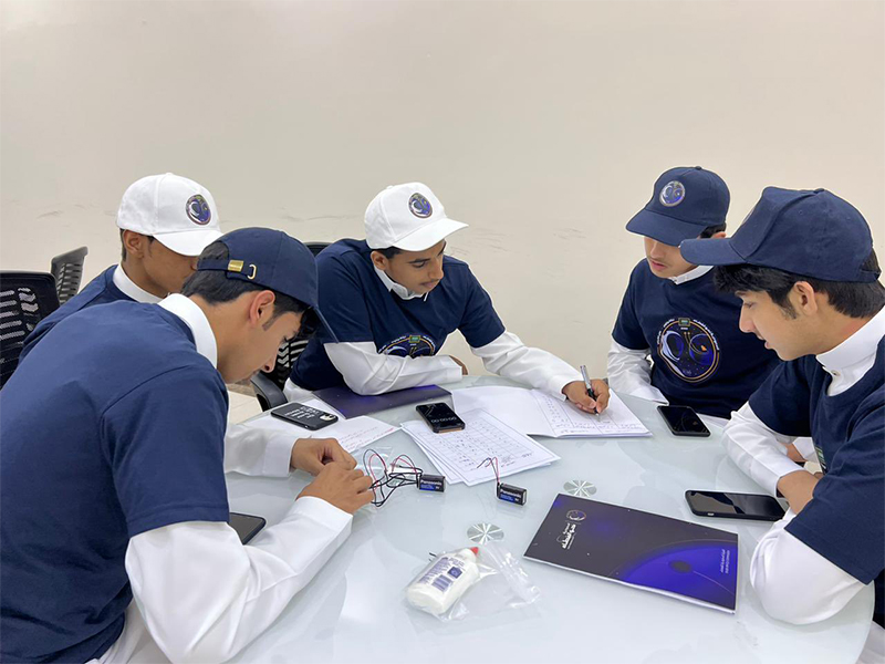 anshth-altlbh-lltjarb-al'elmyh-bkhsws-alfda'