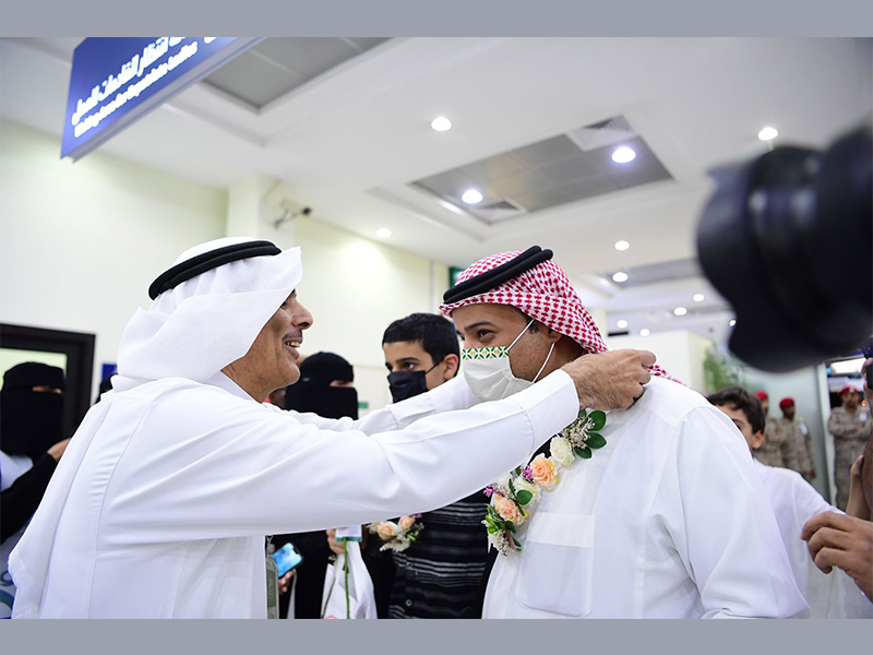 altlbh-almbt'ethyn-mn-dwy-ale'eaqh 