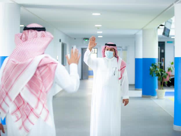 عودة جميع المعلمين والمعلمات اليوم الأحد العودة حضورياً إلى مدارسهم في كافة مناطق ومحافظات المملكة