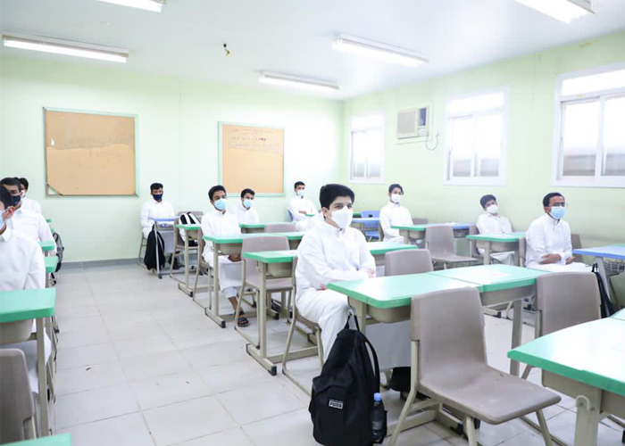 تخصيص أول عشر دقائق من العام الدراسي في توعية وتثقيف الطلبة بالإجراءات الاحترازية والنماذج التشغيلية