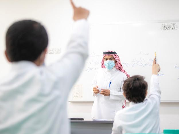  87% من طلبة المرحلتين المتوسطة والثانوية ينتظمون في مدارسهم