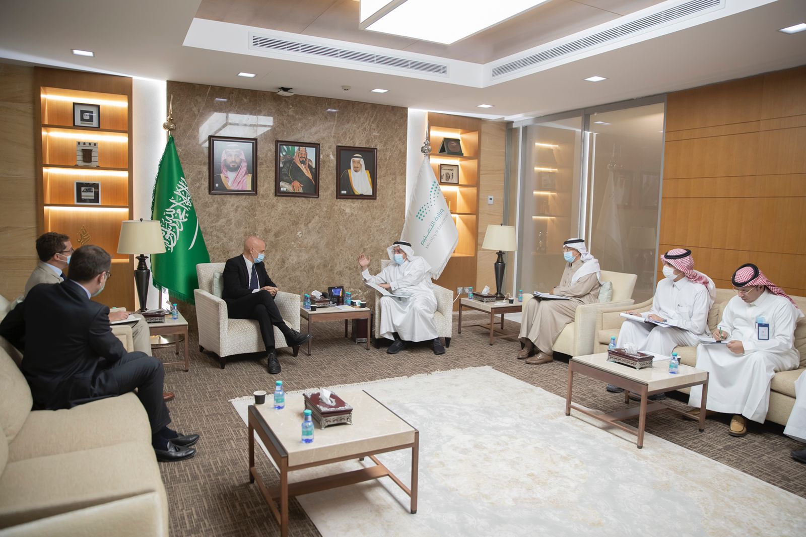 رئيس مركز الفكر والأبحاث الإيطالي 