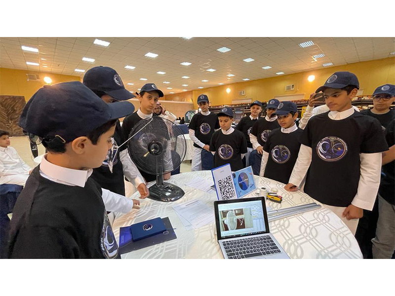 tjrbh-ta'erat-alfda'-alwrqyh