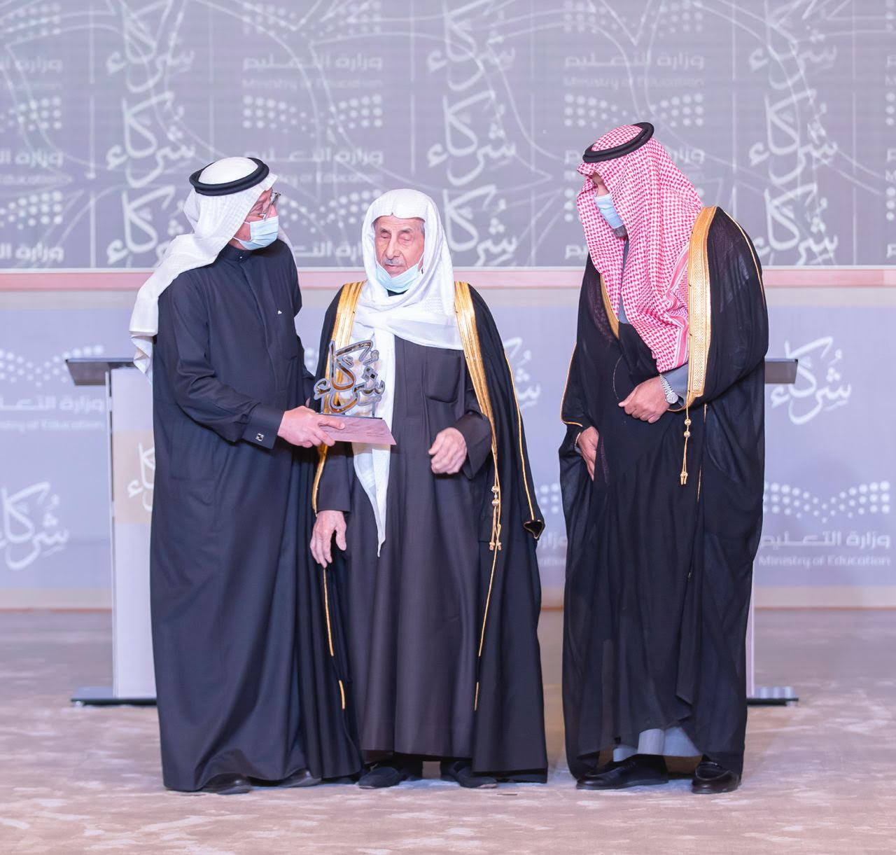 رجل الأعمال الشيخ عبداللطيف بن حمد الجبر 