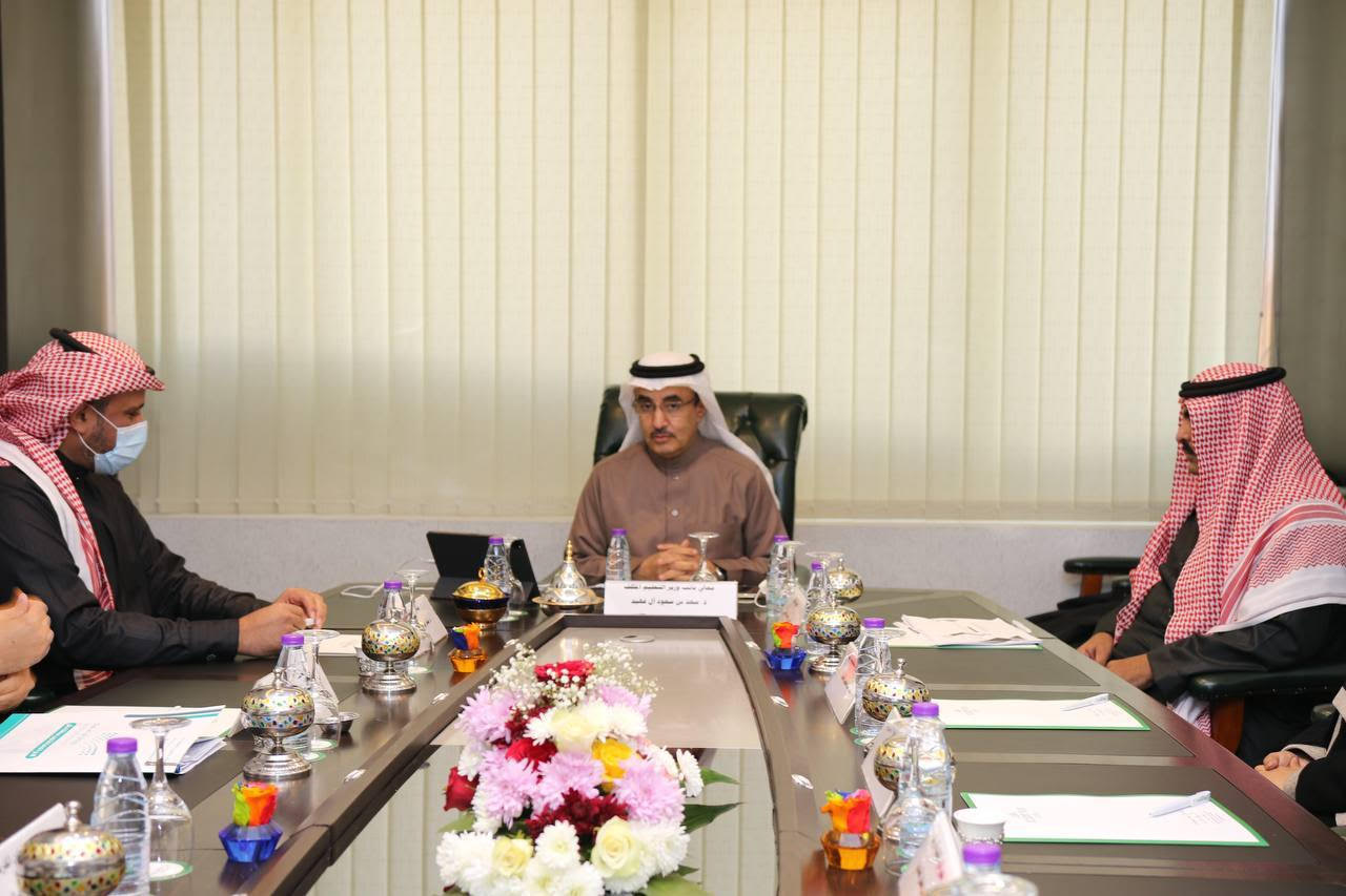 نائب وزير التعليم المكلّف يناقش أبرز المشروعات التعليمية والاحتياجات المستقبلية في حائل