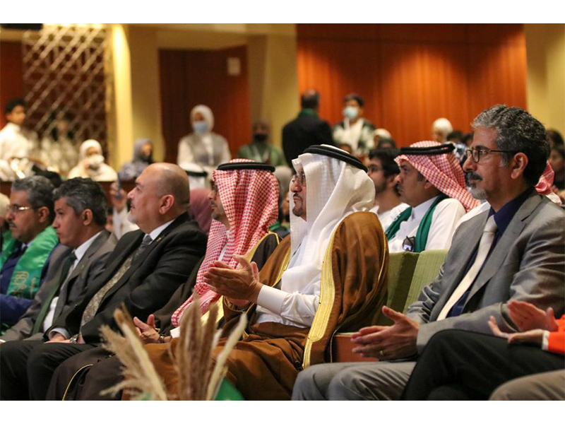 wzyr-alt'elym-khlal-hfl-alwzarh-balywm-alwtny-bwashntn 