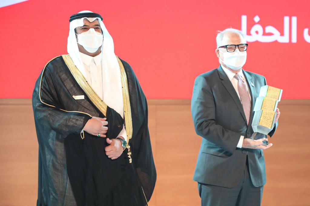 هيئة تطوير الدرعية تتسلم تكريم وزارة التعليم للرئيس التنفيذي للهيئة د.جيري إنزيريلو من أمير منطقة الرياض بالنيابة