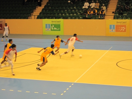 أولى المباريات  بين جامعة الإمام محمد بن سعود الإسلامية  وجامعة الكويت وانتهت بفوز جامعة الإمام بنتيجة 13 هدف مقابل هدف لجامعة ا