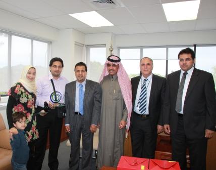 الدكتور أسامة شجاع العثماني وزوجته المبتعثة الدكتورة آمنة يوسف صديقي 