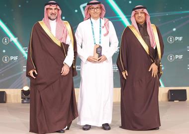 وزير التعليم ومحافظ صندوق الاستثمارات العامة يكرّمان الفائزين بجائزة شركاء برنامج عزم