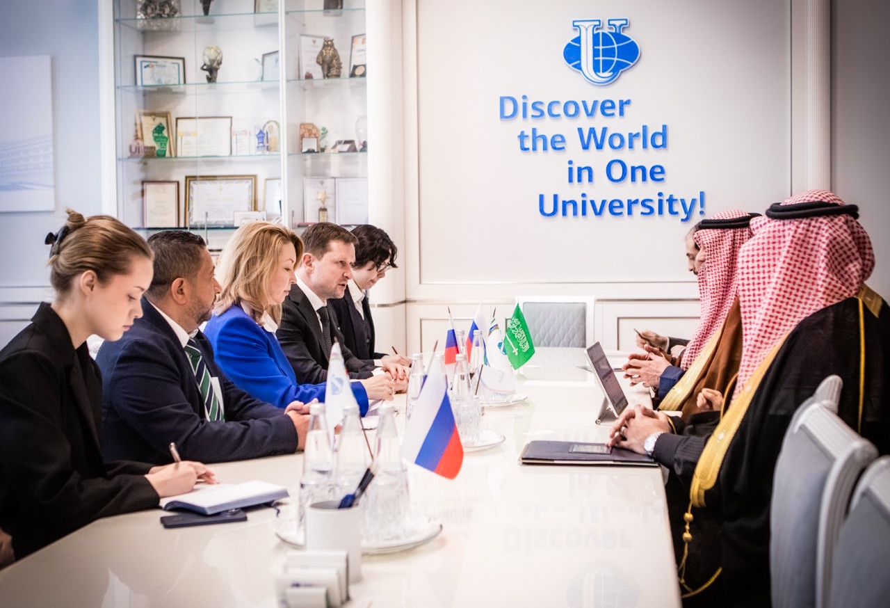 احد الجلسات العلمية