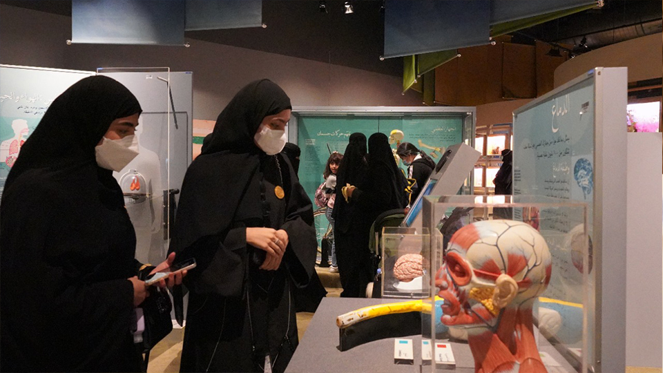 f'ealyat alawlmbyad alkhlyjy llryadyat walfyzya-e