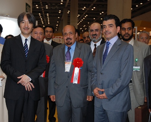 الأمير اكيشينوميا مع وزير التعليم العالي د. خالد العنقري