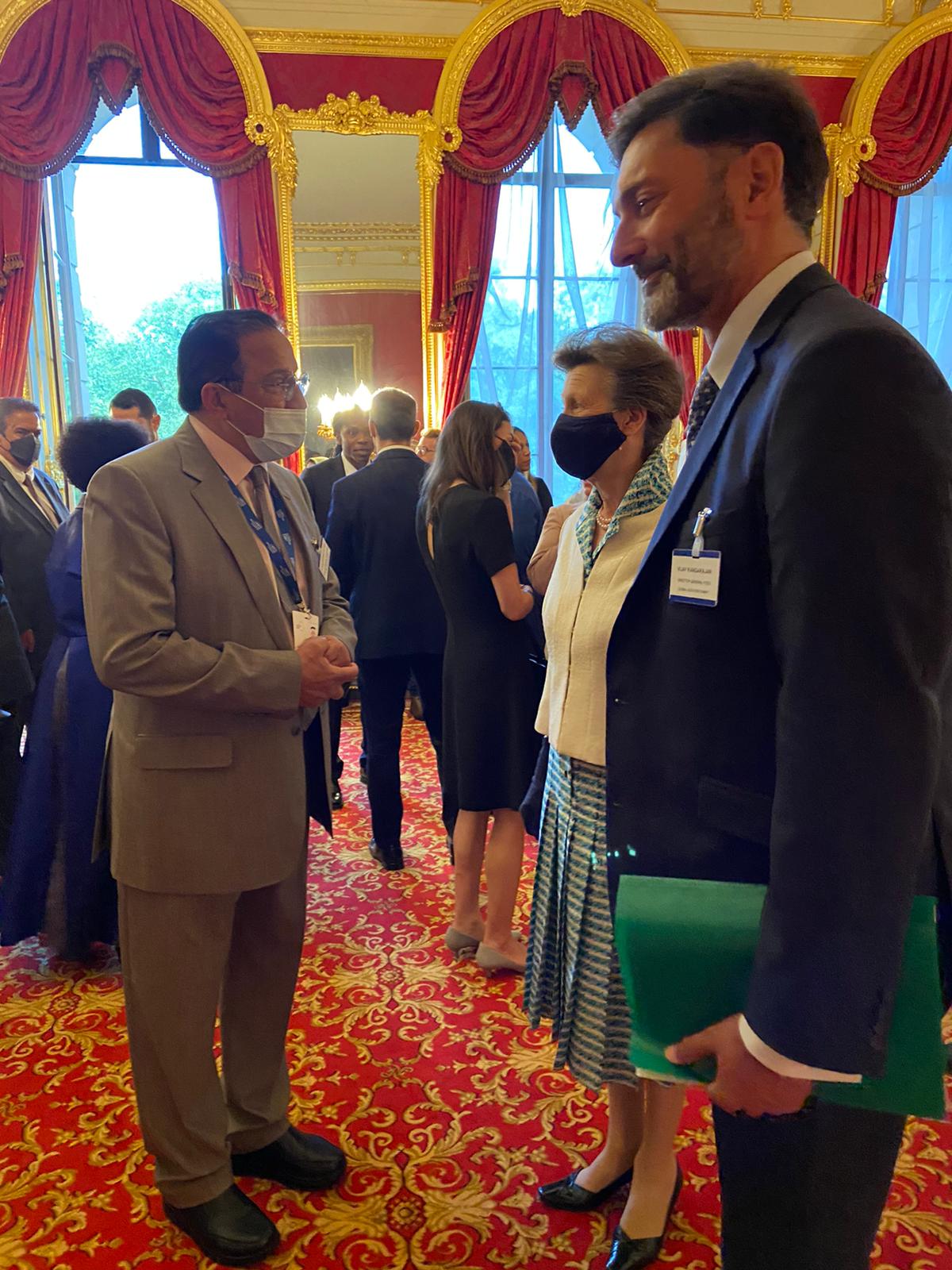  TheMinister of Education conveys the greetings of HRH the Crown Prince